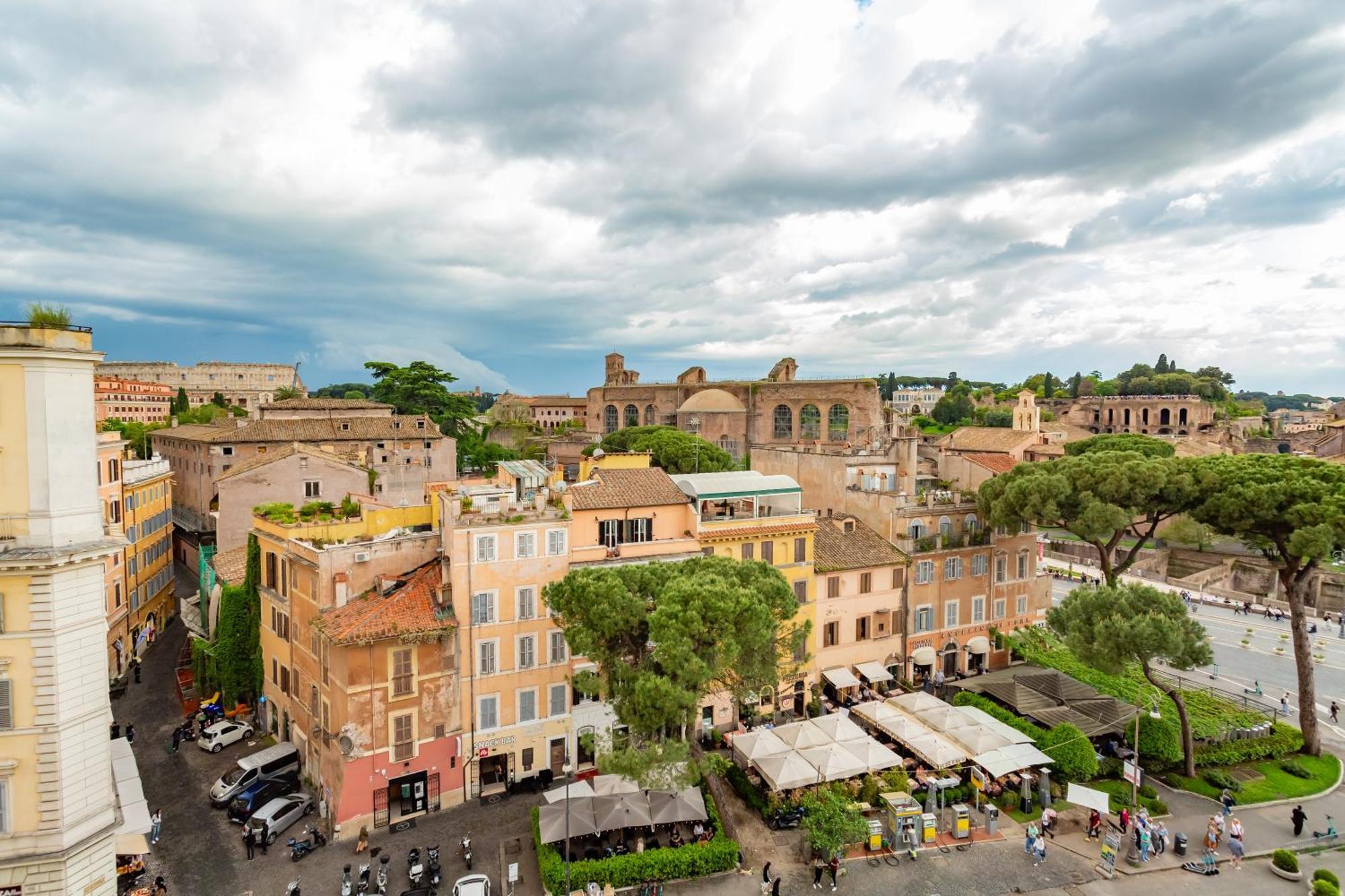 Maxima: Amazing View Of The Roman Forum Roma