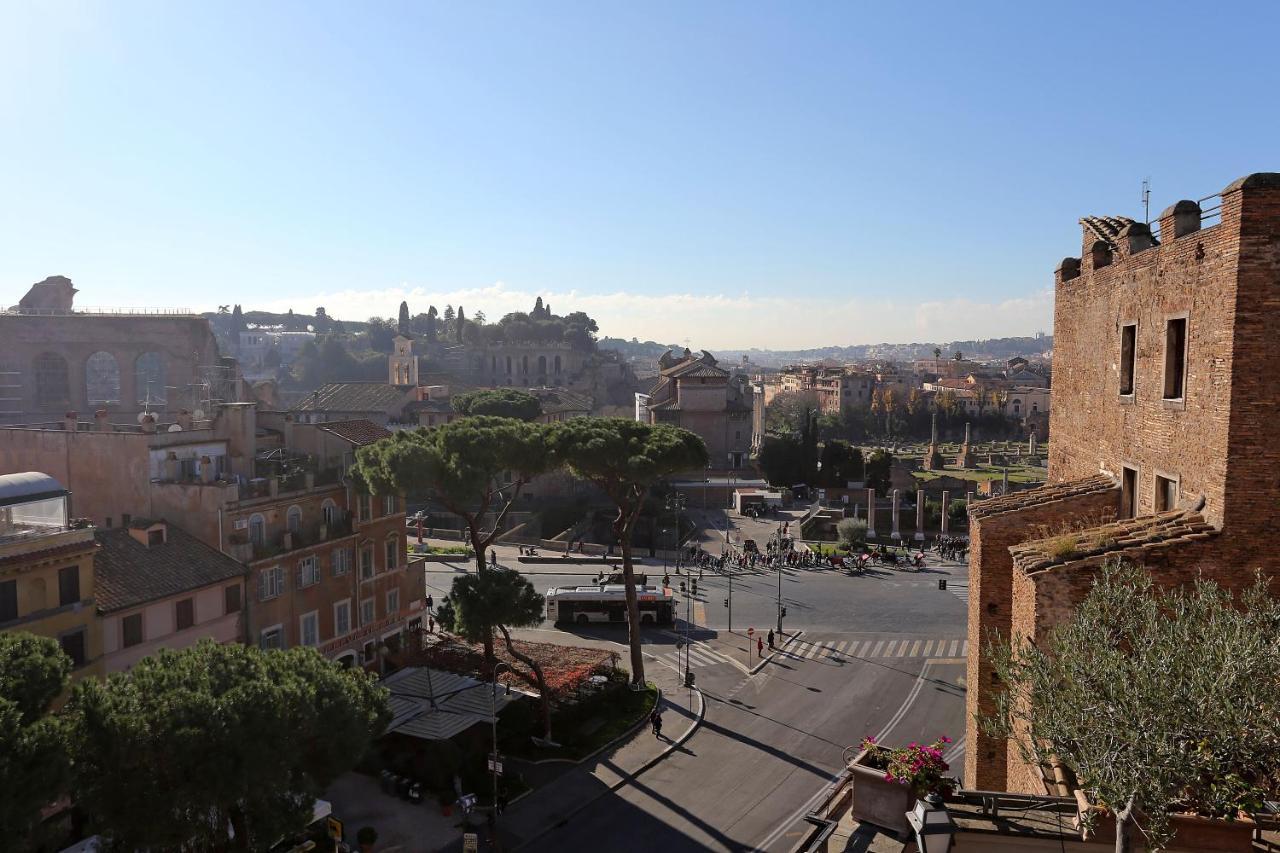 Maxima: Amazing View Of The Roman Forum Rom